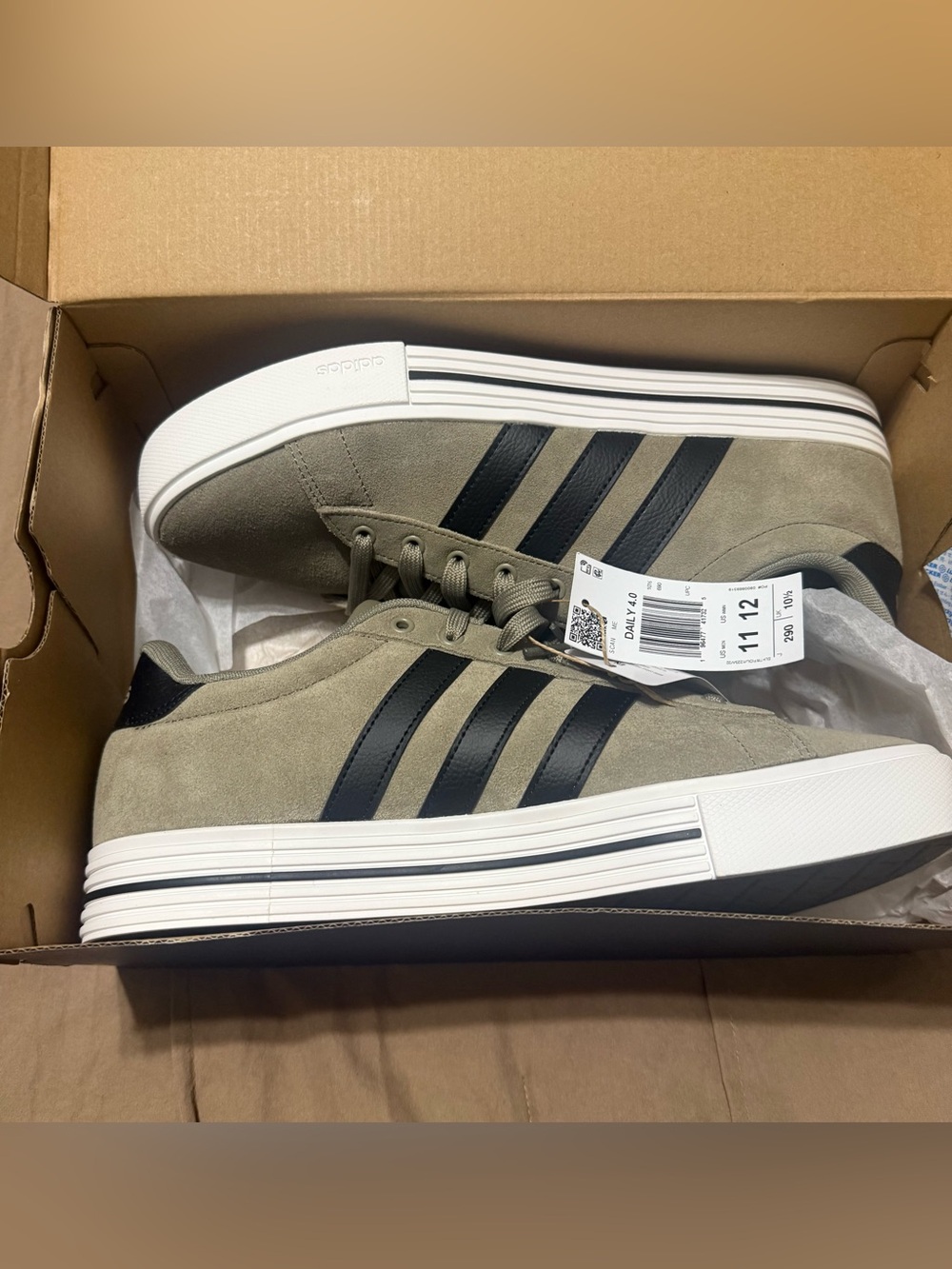 NIB Adidas Daily 4.0 Men’s Size 11 Low Top Sneakers